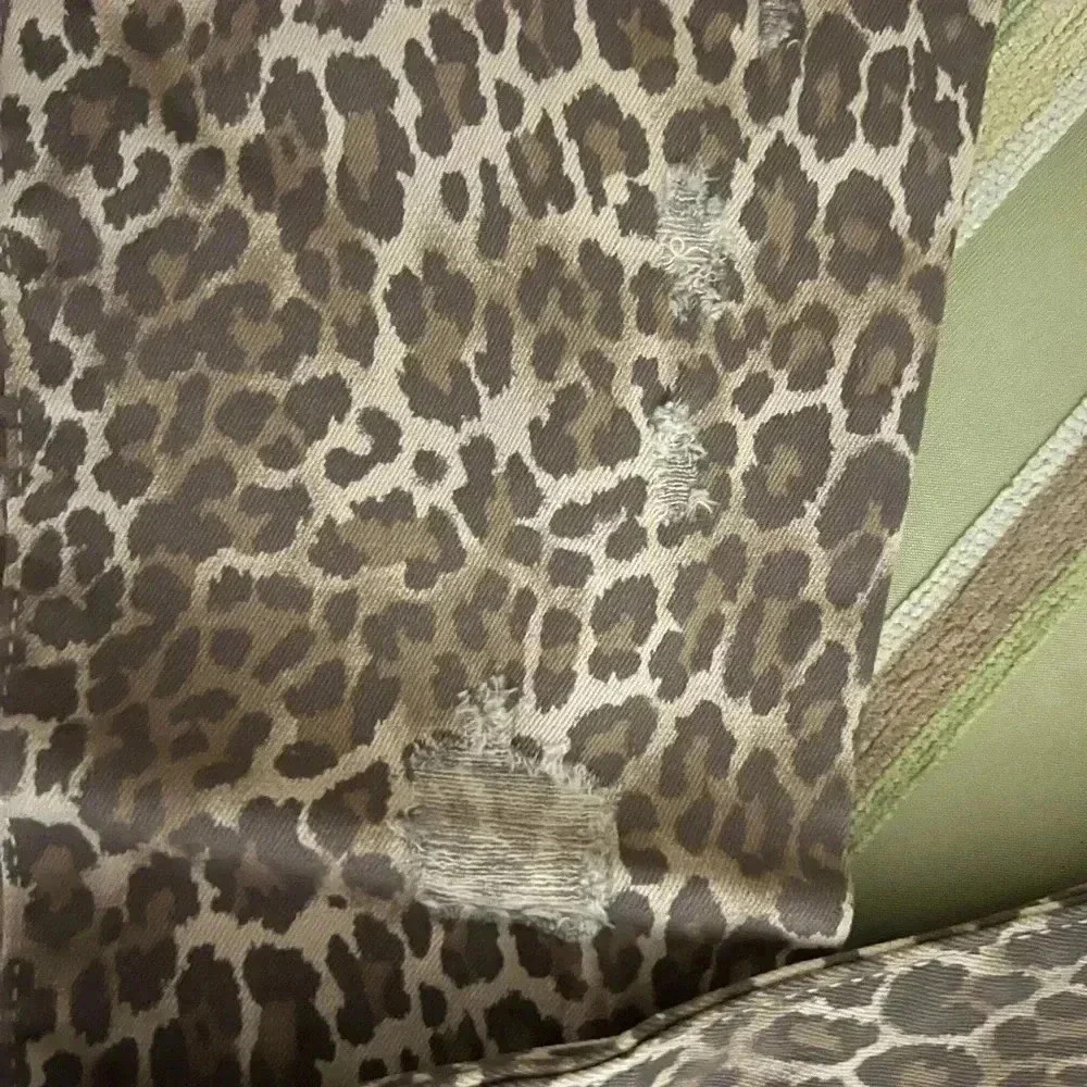 GIRLS CHILDRENS PLACE LEOPARD PRINT DISTRESSED JEGGINGS NWT SZ 5 - Picture 3 of 12